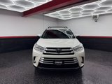 Used 2017 Toyota Highlander XLE image 2