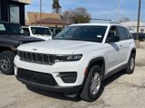 Used 2023 Jeep Grand Cherokee Laredo image 2