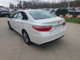Used 2017 Toyota Camry SE image 4