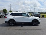 Used 2022 Volkswagen Tiguan SE image 2
