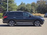 Used 2020 Nissan Pathfinder Platinum image 3