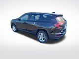 Used 2024 GMC Terrain SLE image 3