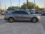 Used 2018 Volkswagen Jetta SE image 3
