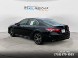 Used 2018 Toyota Camry SE image 3