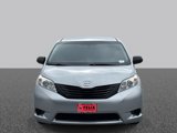 Used 2017 Toyota Sienna L image 2