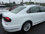 Used 2017 Volkswagen Passat 1.8T SE image 2