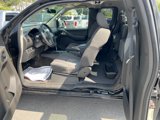 Used 2014 Nissan Frontier SV image 5