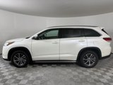 Used 2018 Toyota Highlander XLE image 3