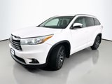Used 2016 Toyota Highlander XLE image 3