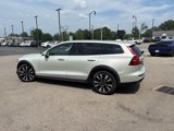 Used 2020 Volvo V60 T5 Cross Country image 4