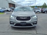 Used 2021 Chrysler Pacifica Touring-L image 2