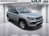 Used 2024 Jeep Compass Latitude image 3