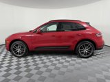 Used 2025 Porsche Macan image 2