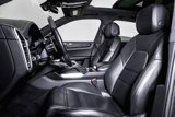 Used 2020 Porsche Cayenne Turbo image 5