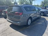 Used 2022 Chrysler Pacifica Touring-L image 3