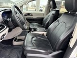 Used 2022 Chrysler Pacifica Touring-L image 4