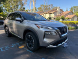 Used 2022 Nissan Rogue Platinum image 3