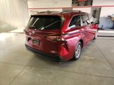 Used 2021 Toyota Sienna XLE image 5