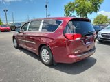 Used 2018 Chrysler Pacifica L image 4