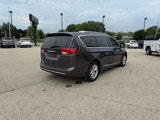 Used 2017 Chrysler Pacifica Touring-L Plus w/ Advanced Safetytec Group image 4