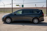 Used 2022 Chrysler Pacifica Touring-L image 4