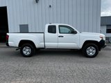 Used 2022 Toyota Tacoma SR image 2