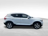 Used 2020 Volvo XC40 T5 Momentum image 3