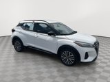Used 2021 Nissan Kicks SR image 3