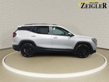 Used 2022 GMC Terrain SLE w/ Driver Convenience Package image 4