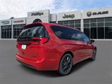 New 2025 Chrysler Pacifica Limited image 4