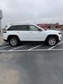 Used 2022 Jeep Grand Cherokee Limited image 3