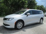 Used 2023 Chrysler Voyager LX image 3
