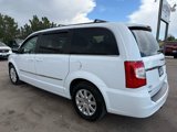Used 2016 Chrysler Town & Country Touring image 5