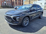 New 2025 Chevrolet Trax LT w/ LT Convenience Package image 2