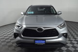 Used 2020 Toyota Highlander XLE image 3