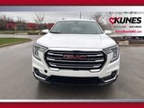 Used 2023 GMC Terrain SLT image 3
