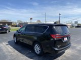 Used 2023 Chrysler Pacifica Touring-L image 5