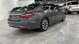 Used 2017 Honda Accord Touring image 2
