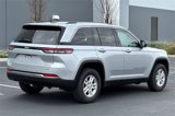 Used 2023 Jeep Grand Cherokee Laredo image 4