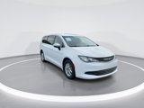 Used 2017 Chrysler Pacifica Touring image 2