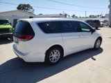 New 2025 Chrysler Pacifica Select image 4