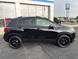 Used 2022 Chevrolet Trax LT w/ Midnight Edition image 2