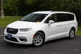 Used 2022 Chrysler Pacifica Touring-L w/ Uconnect Theater Family Group image 3