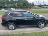 Used 2017 Nissan Rogue SV image 3