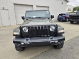 Used 2022 Jeep Gladiator Sport image 2