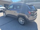 Used 2023 Jeep Compass Latitude image 3