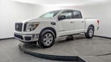 Used 2017 Nissan Titan SV image 2