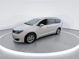 Used 2018 Chrysler Pacifica Touring-L Plus w/ Tire & Wheel Group image 4