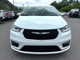 Used 2023 Chrysler Pacifica Touring image 5