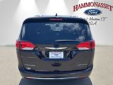 Used 2017 Chrysler Pacifica Platinum image 4
